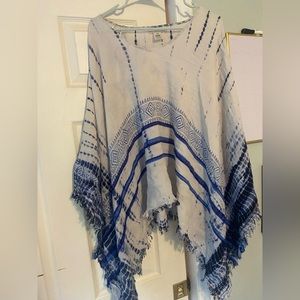 Fun blue/cream tunic